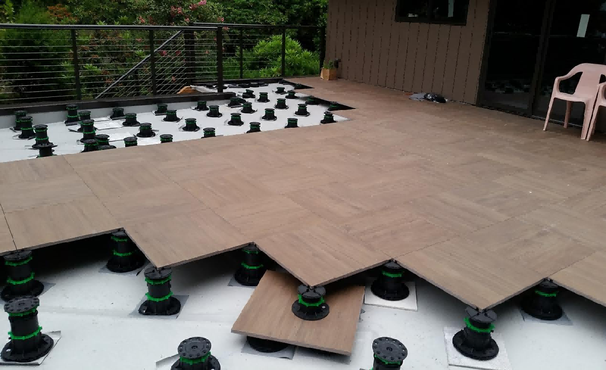 Bainbridge Island Waterfront Project | WA, USA Moonbay Pedestal System for Stable, Drainable Coastal Platforms